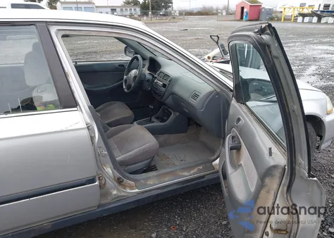 1998 Honda Civic Lx из США, поврежденный, VIN 2HGEJ6677WH593341